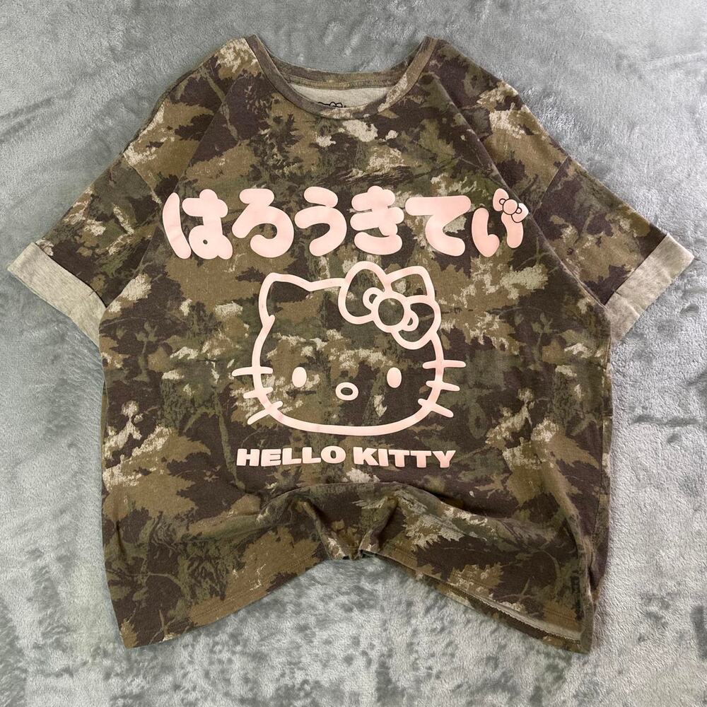 Hello Kitty Camo Graphic T Shirt Women’s Medium Pink Hot Topic
